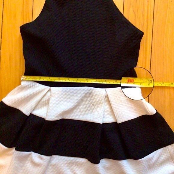 AQUA FLARE MINI DRESS BLACK/WHITE S NWT - Picture 4 of 16